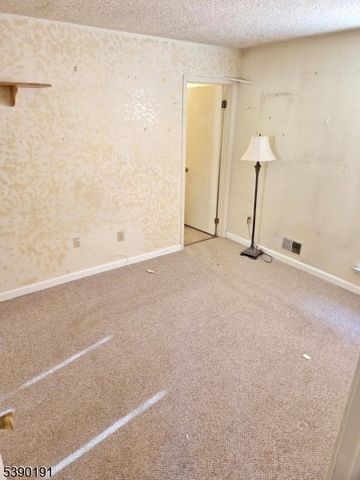 48 Howard Ct, Newark City, NJ 07103