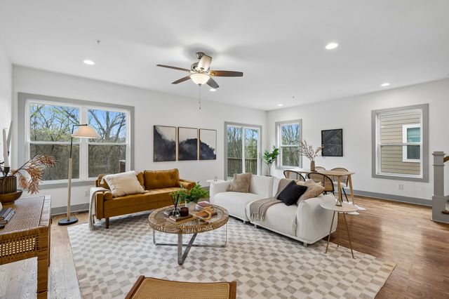 720 Flint Ridge Dr, Whites Creek, TN 37189