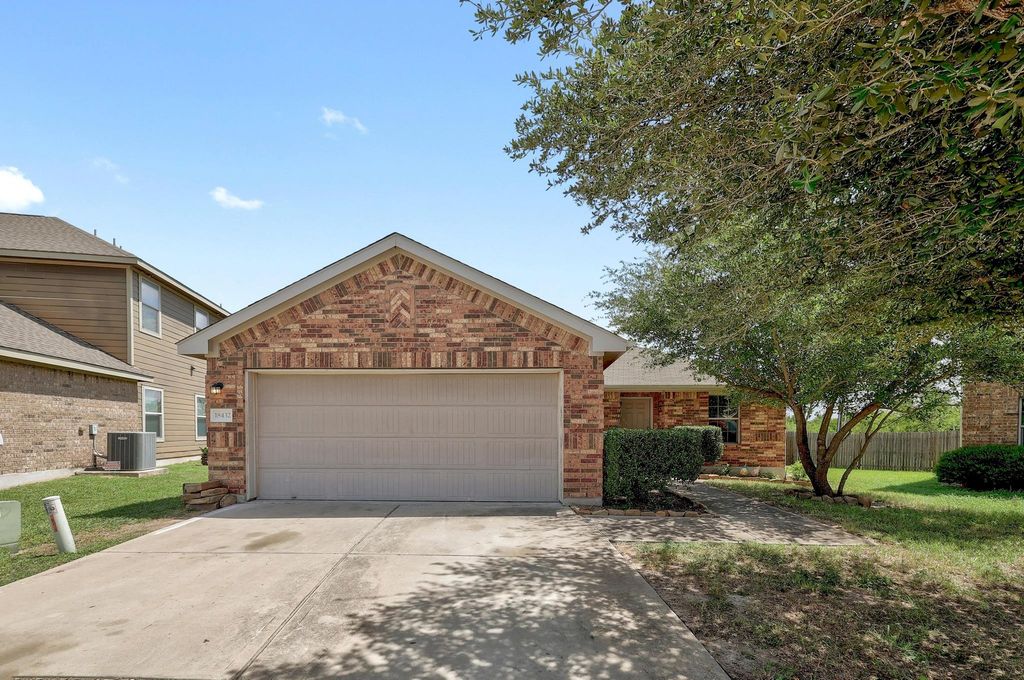 18432 Cloudmore LN, Elgin, TX 78621