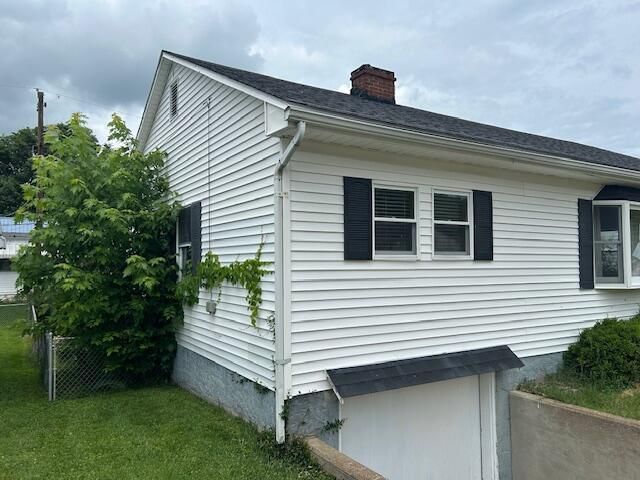 61 Ernst Avenue, Maysville, KY 41056