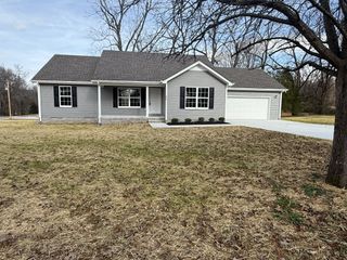 562 Summitville Rd, Manchester, TN 37355