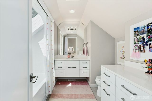 8804 221st Avenue NE, Redmond, WA 98053
