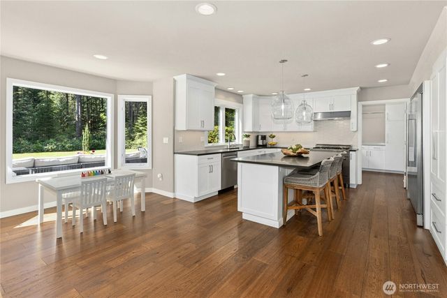 8804 221st Avenue NE, Redmond, WA 98053