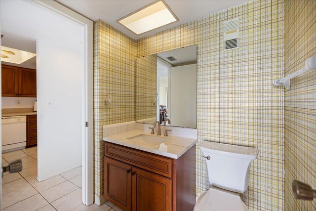 618 BIRD BAY DRIVE S 317, Venice, FL 34285