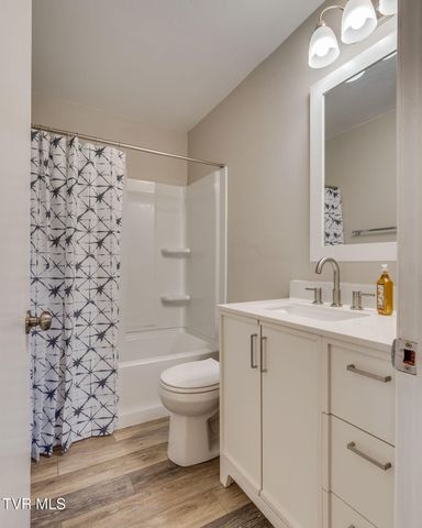 542 Ranier Drive, Kingsport, TN 37663