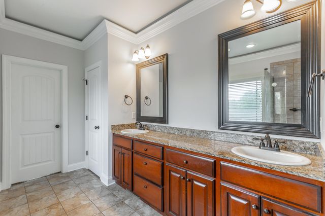 8076 Burgundy Circle, Chattanooga, TN 37421