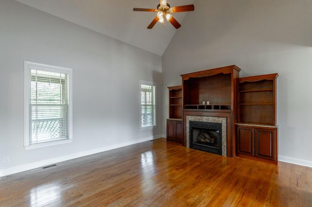 8076 Burgundy Circle, Chattanooga, TN 37421