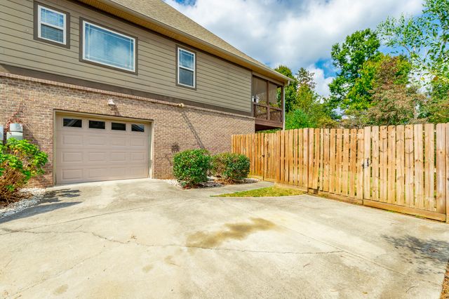8076 Burgundy Circle, Chattanooga, TN 37421
