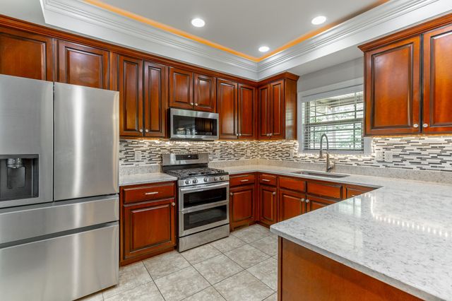 8076 Burgundy Circle, Chattanooga, TN 37421
