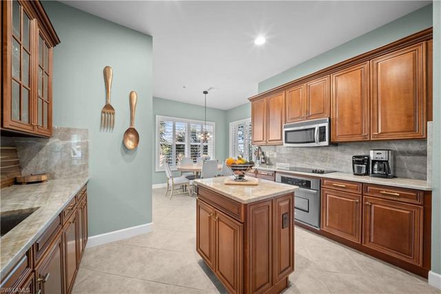 9220 Quartz LN # 202, Naples, FL 34120