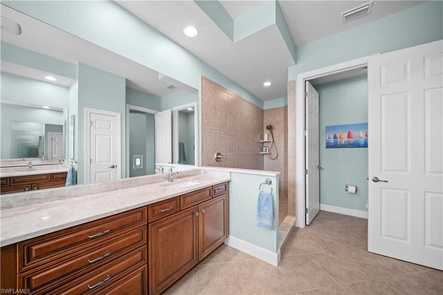 9220 Quartz LN # 202, Naples, FL 34120