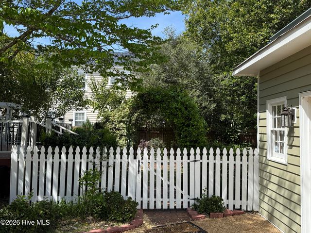 804 Pollock Street, New Bern, NC 28562