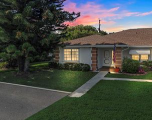 1233 S Lakes End Drive A, Fort Pierce, FL 34982