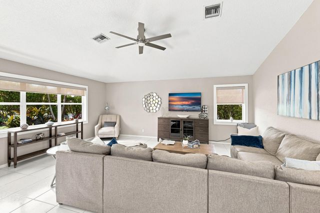 20369 HACIENDA Court, Boca Raton, FL 33498