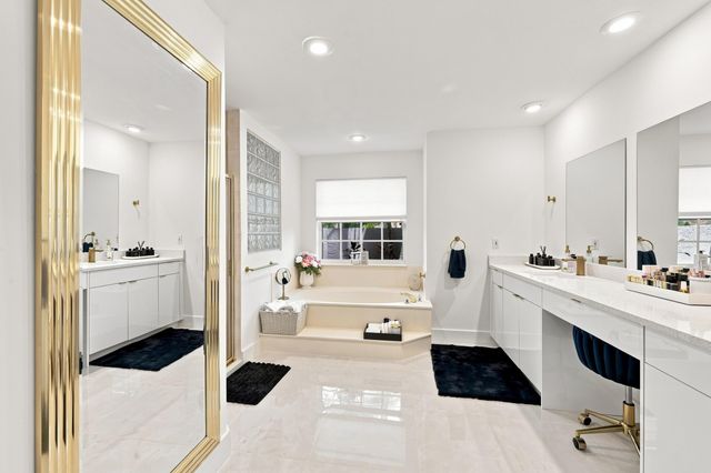 20369 HACIENDA Court, Boca Raton, FL 33498