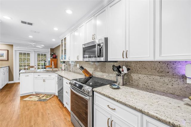 812 AMELIA COURT NE, St Petersburg, FL 33702