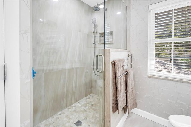 812 AMELIA COURT NE, St Petersburg, FL 33702