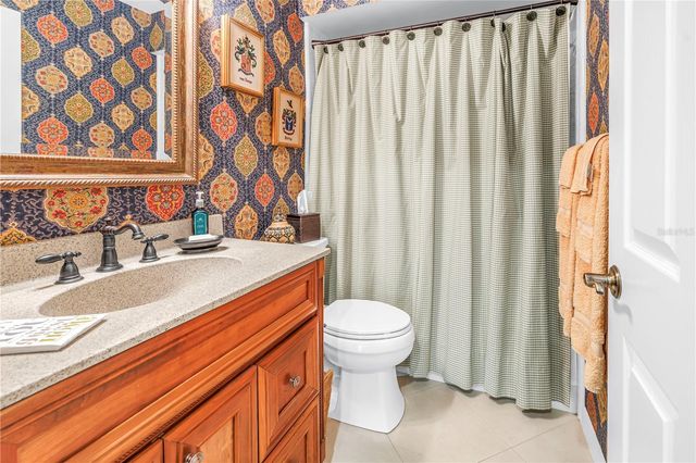 812 AMELIA COURT NE, St Petersburg, FL 33702