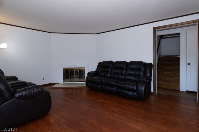 33 Country Club Ln, Springfield Twp., NJ 07081