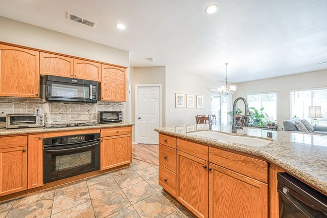 1893 Decatur Avenue, Clovis, CA 93611