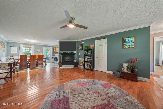225 Hillsborough Lane, Lenoir City, TN 37772