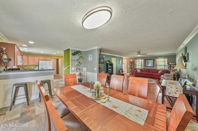 225 Hillsborough Lane, Lenoir City, TN 37772