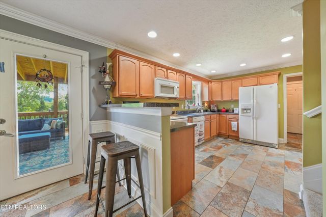 225 Hillsborough Lane, Lenoir City, TN 37772