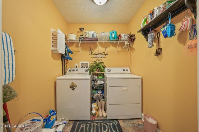 225 Hillsborough Lane, Lenoir City, TN 37772