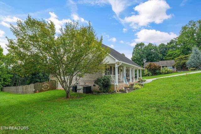 225 Hillsborough Lane, Lenoir City, TN 37772