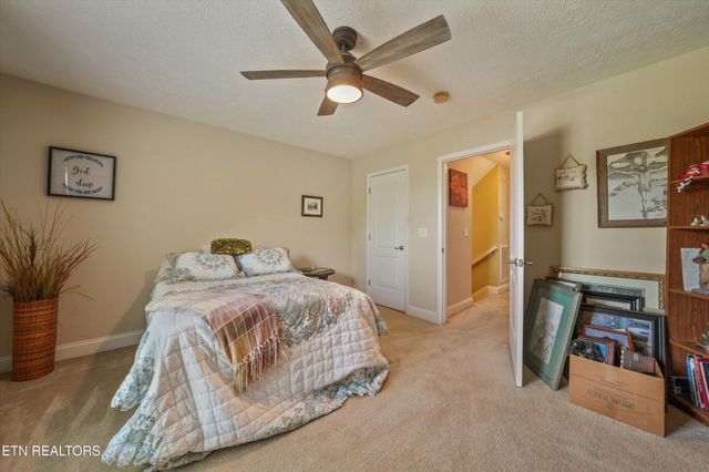 225 Hillsborough Lane, Lenoir City, TN 37772