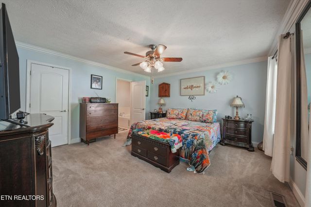 225 Hillsborough Lane, Lenoir City, TN 37772