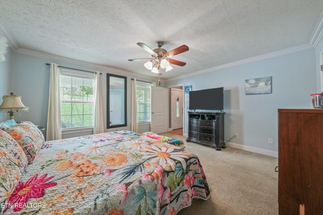 225 Hillsborough Lane, Lenoir City, TN 37772