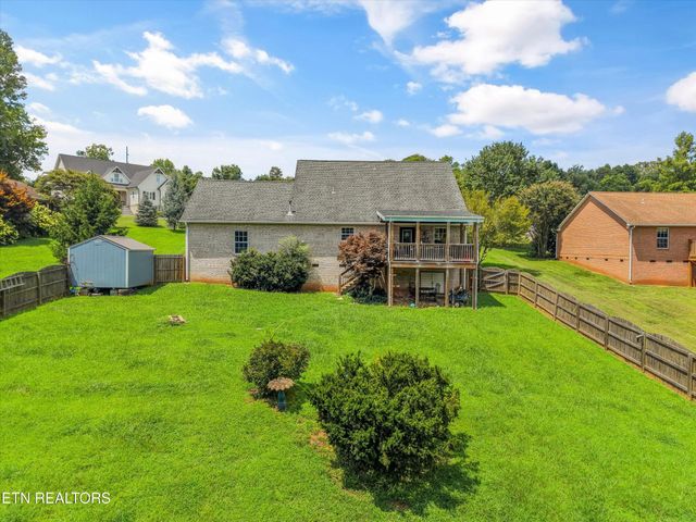 225 Hillsborough Lane, Lenoir City, TN 37772
