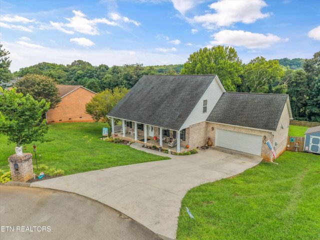 225 Hillsborough Lane, Lenoir City, TN 37772