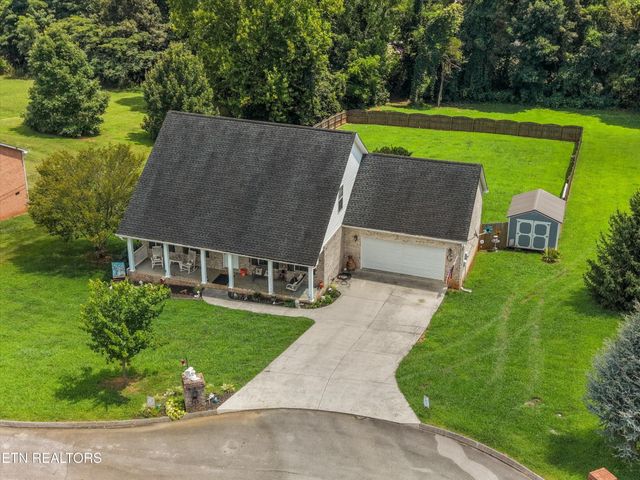 225 Hillsborough Lane, Lenoir City, TN 37772