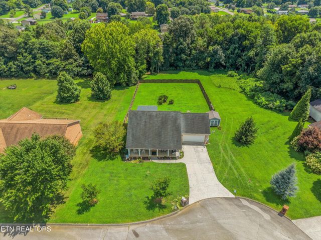 225 Hillsborough Lane, Lenoir City, TN 37772