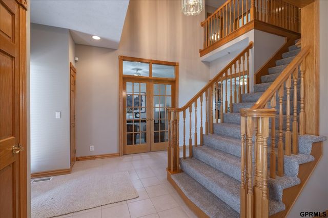 6005 N 163 Street, Omaha, NE 68116