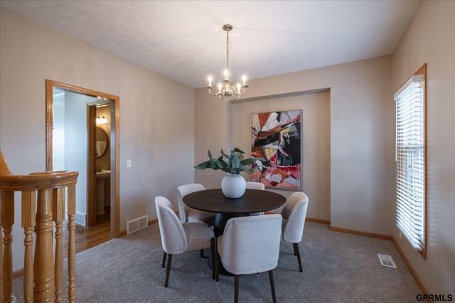 6005 N 163 Street, Omaha, NE 68116