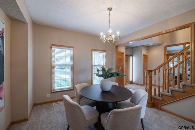 6005 N 163 Street, Omaha, NE 68116
