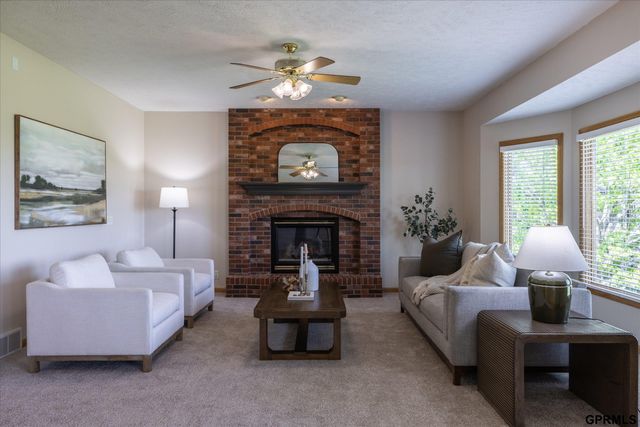 6005 N 163 Street, Omaha, NE 68116