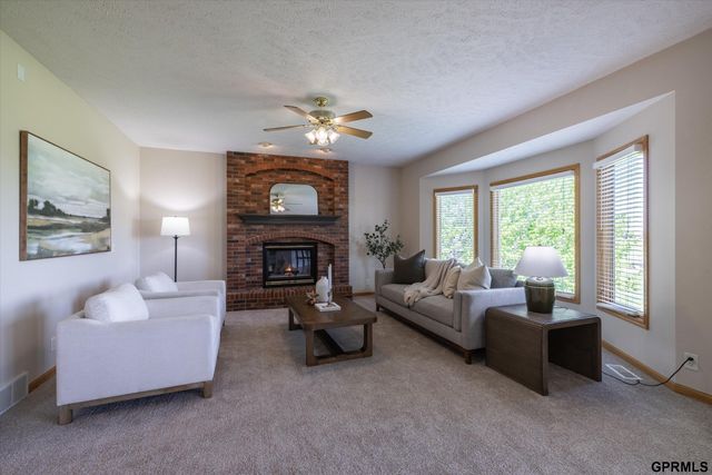 6005 N 163 Street, Omaha, NE 68116
