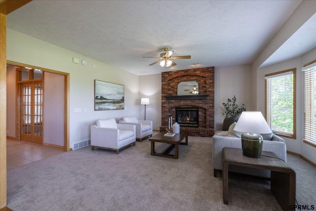 6005 N 163 Street, Omaha, NE 68116