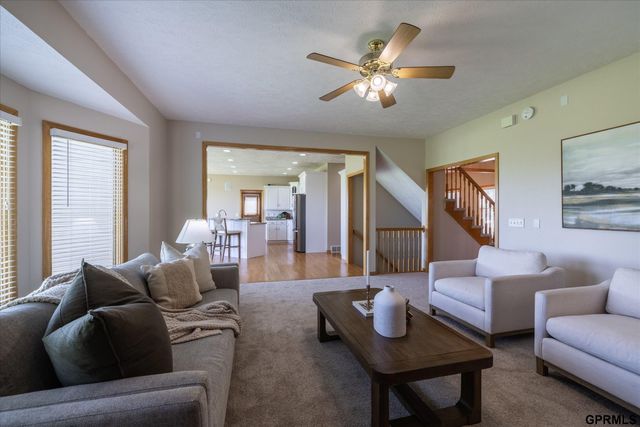 6005 N 163 Street, Omaha, NE 68116