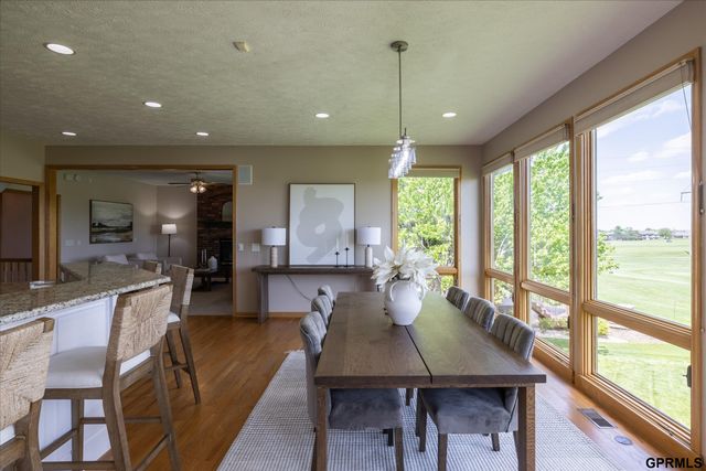 6005 N 163 Street, Omaha, NE 68116