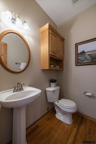 6005 N 163 Street, Omaha, NE 68116
