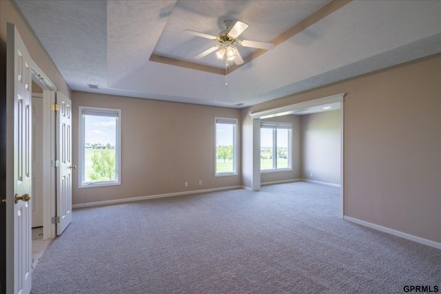 6005 N 163 Street, Omaha, NE 68116