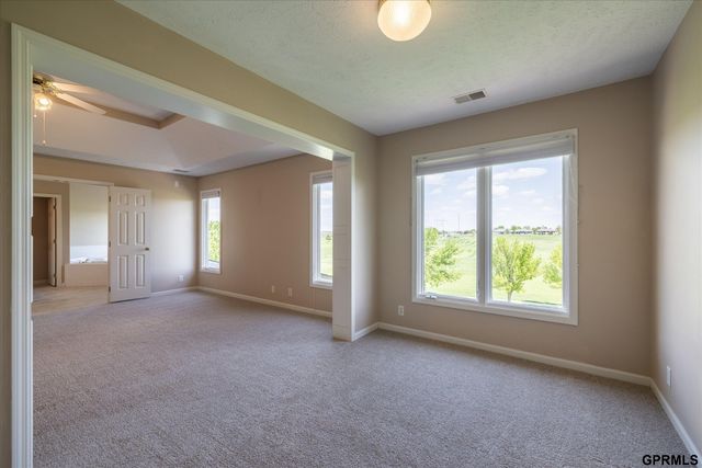 6005 N 163 Street, Omaha, NE 68116