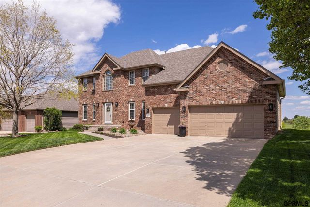 6005 N 163 Street, Omaha, NE 68116
