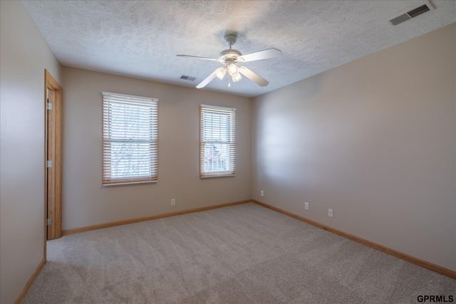 6005 N 163 Street, Omaha, NE 68116