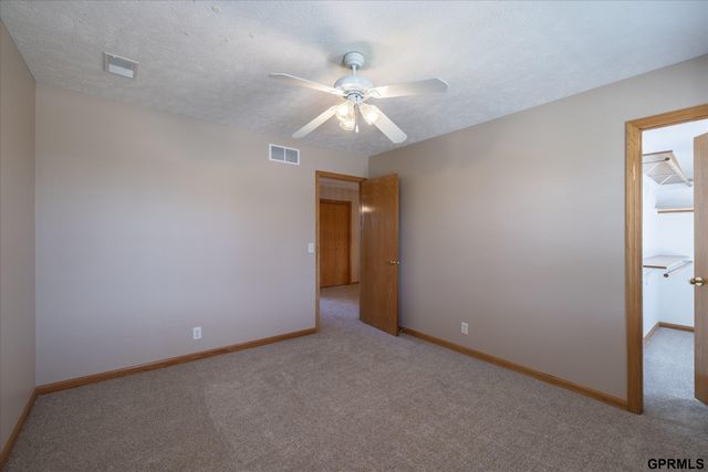 6005 N 163 Street, Omaha, NE 68116